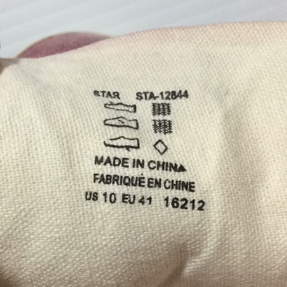 Taos women’s sneakers FITS LIKE 9Women’s (says 10) - Picture 6 of 6